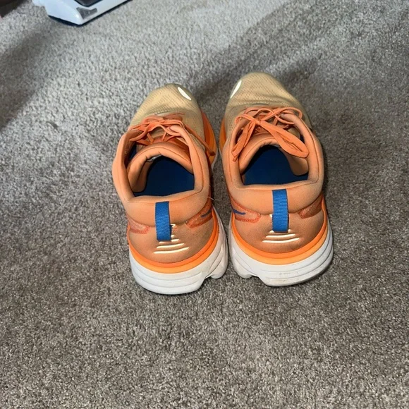 Hoka sneakers - Picture 3 of 4